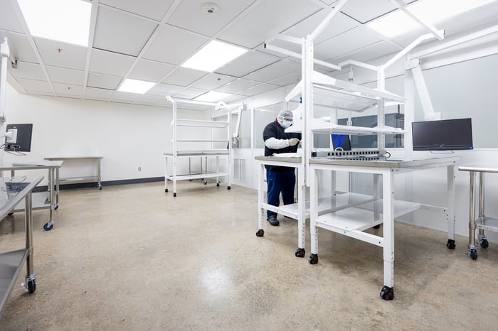 505 Cleanroom Interior